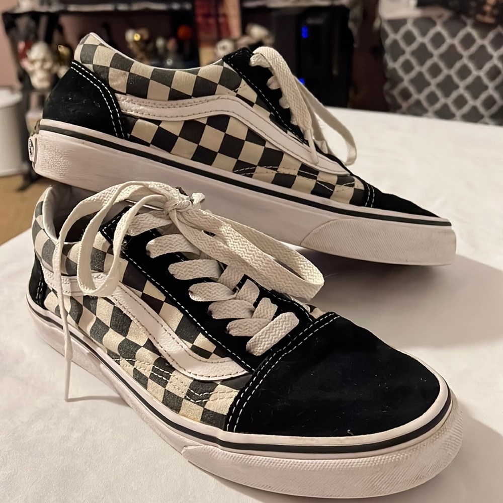 Vans shoes checked black n white